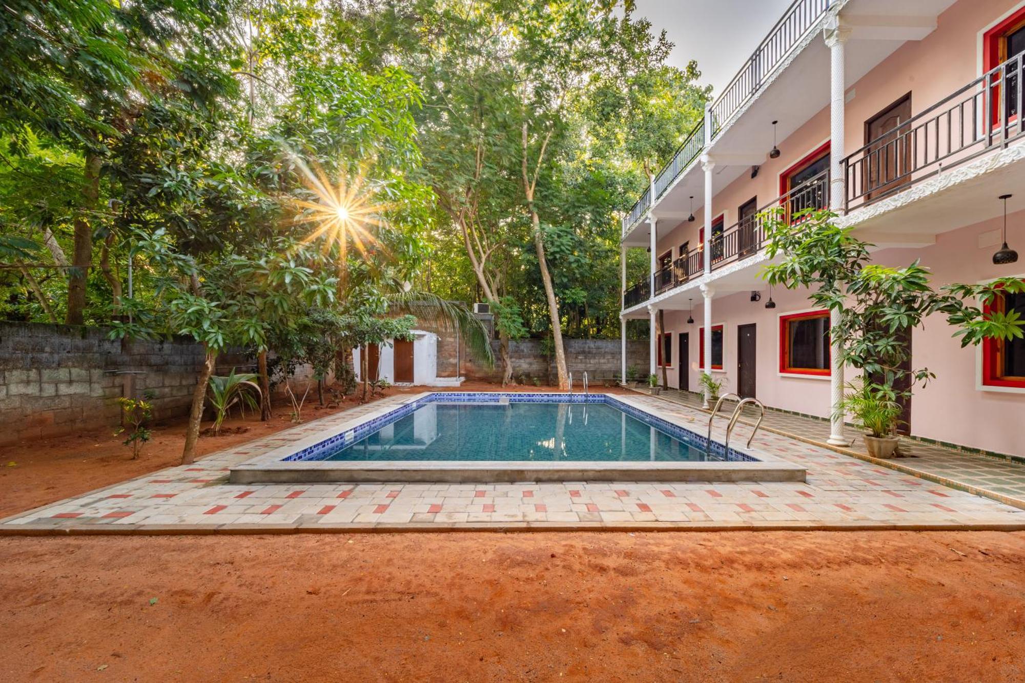 Hotel De Jardin Pondicherry With Swimming Pool Bagian luar foto