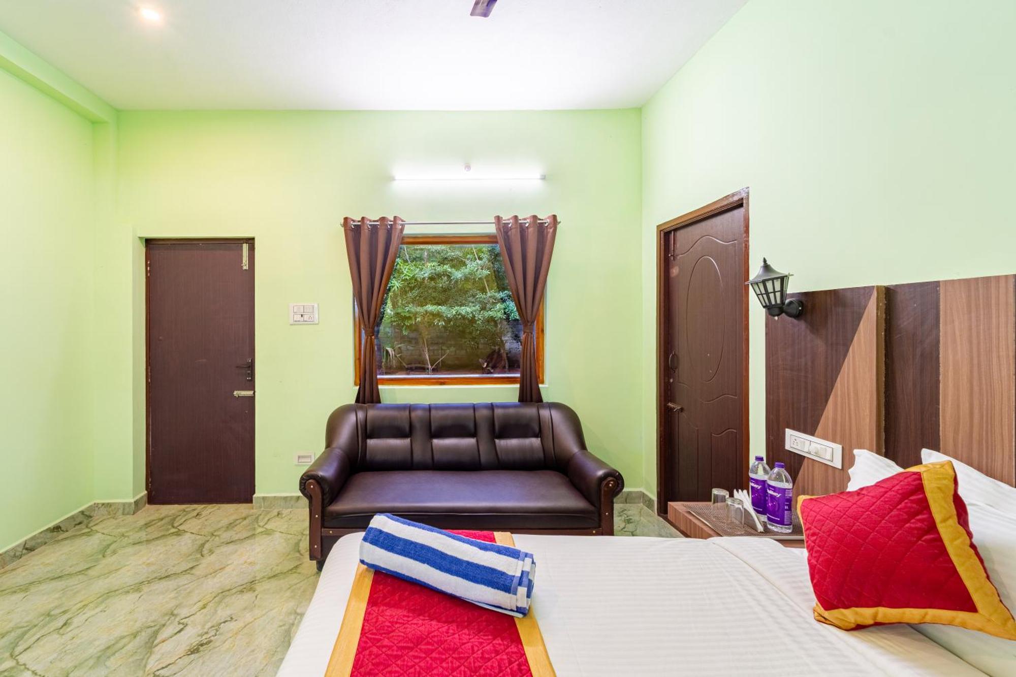 Hotel De Jardin Pondicherry With Swimming Pool Bagian luar foto