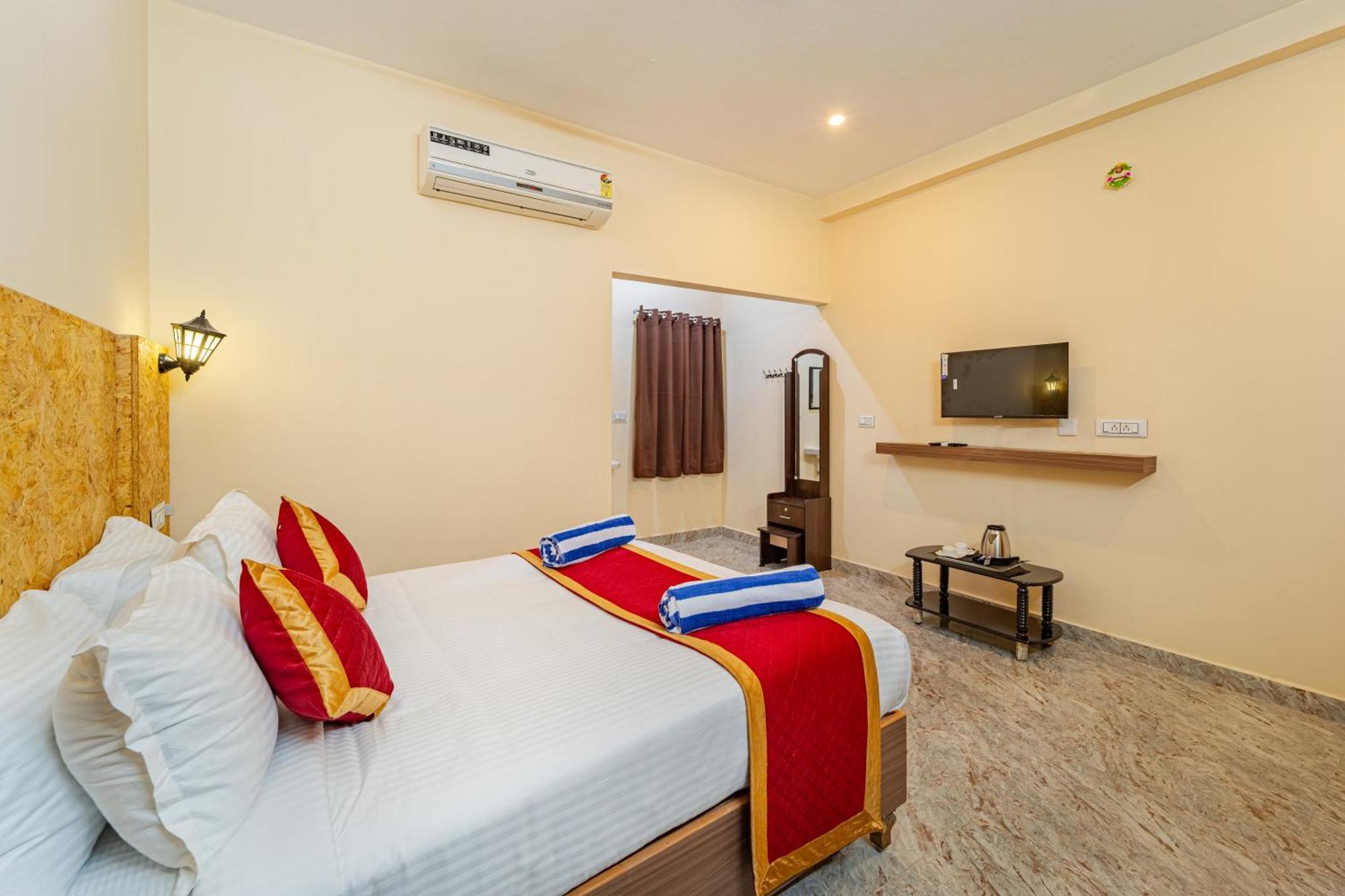 Hotel De Jardin Pondicherry With Swimming Pool Bagian luar foto