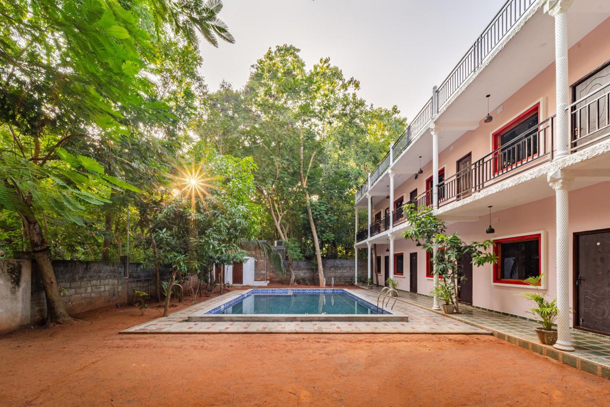 Hotel De Jardin Pondicherry With Swimming Pool Bagian luar foto
