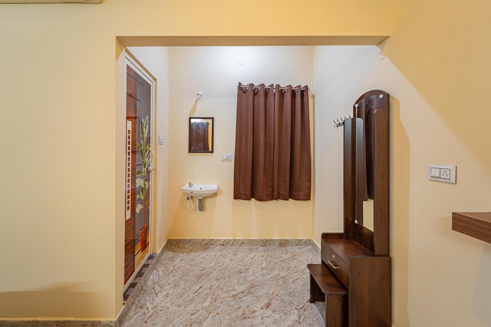Hotel De Jardin Pondicherry With Swimming Pool Bagian luar foto